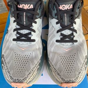 W Hoka Challenger ATR 7 Size 8 B